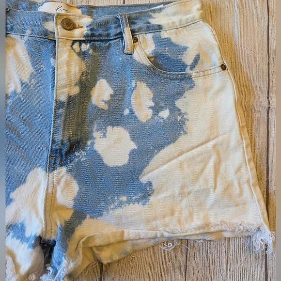 KanCan Estilo Shorts Size 13/30 Bleach Dyed Raw Hem Hi-Rise Jean Shorts Grunge - Picture 3 of 9